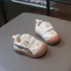 Sapatos leves para bebês e crianças pequenas para meninas, tênis de bebê com sola macia, sapatos antiderrapantes para bebês, sapatos infantis de outono para meninos