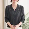 Suéter de punto de otoño en color rojo para madres, adecuado para mujeres de mediana edad y mayores, con cuello camisero
