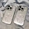 Funda Blanda Estilo Coreano con Forma de Corazón y Agujero Grande Adecuada para iPhone 17 Pro Max, Botones Metálicos Apple 16, Diseño de Nicho para iPhone 15