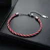 Estilo europeo y americano, pulsera de acero de titanio transfronteriza que no se decolora, ajustable, con un tacto lujoso y de alta gama, adecuada tanto para hombres como para mujeres, un accesorio moderno y versátil