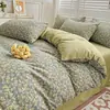 Juego de cuatro piezas de algodón y lino lavado grado A para maternidad e infancia, ropa de cama de gasa de doble capa estilo floral vintage, juego de 3 piezas para dormitorios de estudiantes