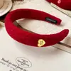 Diadema Roja de Terciopelo Ancho con Perlas para Otoño e Invierno, Sencilla y Elegante, Diadema de Corona Alta, Accesorio para el Cabello de Diseño Exclusivo para Mujeres