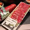 Hot Pot de Carne Famoso na Internet com Fogareiro Cerâmico Único em Formato de Pé e Louças Cerâmicas em Estilo Rústico para Preparação do Hot Pot