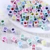 Cuentas de Letras de Colores con Fondo Blanco Acrílico de 6*6mm con Efecto de Goteo de Aceite, Cuentas Sueltas para Pulseras, Collares y Accesorios de Joyería Hechos a Mano DIY