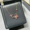 Versión de Gama Alta Collar Gf Dos Mariposas, Cadena para Clavícula Femenina de Moda de Lujo Ligero Nicho, Bañado en Oro V con Oro Blanco de 18K, Diseño Simple
