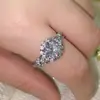 Anéis Imitação Moissanite Mais Vendidos para Mulheres em Transmissão Ao Vivo Transfronteiriça, Um Quilate, Seis Garras, Vários Estilos, Anéis de Casamento Estilo Ins, Anéis de Casal, Fornecimento de Joias