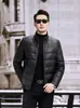 Nueva Chaqueta de Plumas de Cuero Genuino 2026 para Hombre, Chaqueta Corta de Cuero de Ternero Haining con Cuello Alto, Abrigo de Plumas Engrosado para Hombres de Mediana Edad