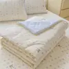 Conjunto de Colcha de Verão Respirável 7A Antibacteriana de Gaze de Camada Dupla com Quatro Peças para Dormitórios de Estudantes e Uso Doméstico, Núcleo de Colcha de Verão Duplo, Lavável à Máquina