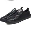 Sapatos Masculinos Casuais, Sapatos Brancos de Couro Macio de Verão, Sapatos Masculinos Novo Estilo 2026, Tênis Masculinos, Sapatos Masculinos Modernos e Versáteis