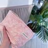 Bolsa de Maquiagem Listrada Colorida de Veludo Ins Niche Portátil para Viagem Bolsa de Armazenamento para Skincare Bolsa de Lavar