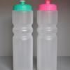 Suministro de fábrica vaso de agua fría de gran capacidad de 750 ml tetera con boquilla de plástico color opcional