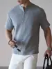 Camiseta de Algodón Mezclado con Textura de Gofre Gris para Hombre 2026 Verano Nuevo Estilo Casual Abierta a Mitad Manga Corta de Punto