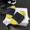 Sandálias rasteirinhas estilosas e da moda com uma única tira, femininas, nova moda de verão coreana 2026, sapatos casuais versáteis, sapatos fofos