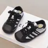 Sapatos Confortáveis de Solado Macio Argan para Meninas 2026 Novo Estilo Primavera/Outono Tênis Esportivos Casuais para Meninos Sapatos de Couro para Crianças Médias e Grandes