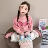 Moletom Feminino 2026 Nova Roupa Infantil Borboleta Primavera e Outono Top Estiloso Estilo Coreano Infantil Versátil Manga Longa Top da Moda