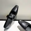 Zapatos de verano estilo coreano 2026 con punta cuadrada y escote bajo, nuevos y modernos zapatos pequeños de cuero estilo vintage para la noche con tacones gruesos