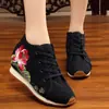 Tênis de Lona Novos de Pequim Antigo Primavera 2020 Tênis com Aumento Interno de Altura Estilo Étnico Sapatos de Salto