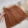Saia Mini de Veludo Cotelê Cintura Alta Justa ao Corpo Feminina 2026 Outono Novo Estilo Moda Coreana Retrô Popular Linha A