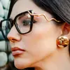 Nuevas de Moda Cuadradas para Mujer Gafas de Sol con Templo en Forma de Serpiente Tendencia Transfronteriza Europea y Americana Gafas Personalizadas de Gama Alta Planas