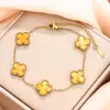 Nuevo Pulsera de Trébol de Cuatro Hojas Doble Cara de 18 Quilates, Lujo Accesible y Pulsera de Acero Inoxidable de Gama Alta para Mujeres, Joyería Sencilla de Moda, Versátil