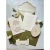 Invitación de boda verde oliva repujada, invitación de papel de algodón repujado, sello de banda, sello de laca, invitación estilo occidental, imprimible