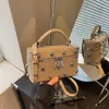Bolso de Remaches para Mujer, Bolso Caja Color Caqui, Estilo Punk Retro, Versátil para el Trabajo, Artículo Popular de Alta Venta, Bolso de Moda de Gama Alta para Mujer