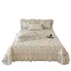 Renda Francesa Estampa Floral Pequena Todo Algodão Colcha Peça Única Quatro Estações Universal Algodão Puro Acolchoado Espesso Lençol de Cama Saia de Cama Conjunto de Três Peças