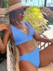 2026 Nuevo Bikini Amazon Color Sólido Sexy de Cuello en V Ceñido a la Cintura Traje de Baño Triangular de Cintura Alta para Aguas Termales Venta al por Mayor