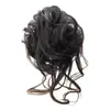 Modelador de Coque para Criar um Penteado de Coque com Design de Bigode de Dragão, Apresentando um Topete Alto e Cachos Volumosos