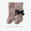 Leggings para bebé de forro polar fino, primavera y otoño, nuevos, para niñas, para usar en exteriores, estilo otoño e invierno, con terciopelo, más gruesos, pantimedias para niños