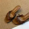 Sapatos Femininos de Couro Macio Confortáveis de Alto Valor Design de Nicho Verão 2026 Novos Sandálias Femininas de Moda com Salto Fino e Uma Tira