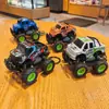 Llavero creativo de mini coche deportivo de fricción, coche de aleación con puertas que se abren, accesorio para mochila infantil, regalo de coche