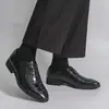 Novos sapatos Oxford de bico fino transfronteiriços, sapatos de couro formais para negócios masculinos, sapatos casuais versáteis da moda, mocassins masculinos com cadarço
