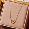 Collar de acero de titanio chapado en oro de lujo ligero y sin decoloración, cadena de clavícula con lazo de moda versátil para mujer, fabricantes