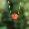 Collar de ágata roja del sur natural para el mal de amor, colgante de oro de 18 quilates, colgante de jade luantong simple, nuevo colgante femenino