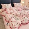 Conjunto de capa de edredom de gaze bufante com borda de pompom de coração, conjunto de quatro peças, roupa de cama Nantong, conjunto de três peças para cama de dormitório estudantil 4