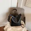 Bolso tipo cubo vintage de gran capacidad para mujer, nuevo modelo 2026, adecuado para el trabajo y uso casual, bolso cruzado versátil para el inicio del otoño