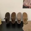 Novo Estilo de Inverno Birkenstock de Veludo com Solado Macio para Mulheres, Birkenstock Preguiçoso com Solado Plano, Sapatos Retro Feijão, Sapatos Quentes de Algodão