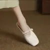 Medias zapatillas Mary Jane tejidas retro para mujer, nuevo estilo de verano 2026, mule de cuero suave de punta cuadrada, para uso casual al aire libre
