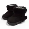 26 nuevos modelos de invierno de botas de nieve para niños, zapatos cálidos de algodón afelpado para niñas, botines cortos para bebés niños, botas peludas de suela blanda