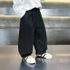 Pantalones curvos para niños, nuevos pantalones largos casuales de primavera y otoño para niños pequeños, pantalones deportivos holgados a rayas, modernos para niños mayores en primavera y otoño