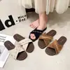 Sandálias Estilosas Antiderrapantes de Solado Grosso com Tiras Cruzadas para Mulheres, Perfeitas para Combinar com Vestidos, Novo Modelo de Verão 2026 para Uso ao Ar Livre na Praia e Férias