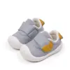 Zapatos deportivos infantiles lindos de dibujos animados para primavera y otoño, para niños y niñas de 1 a 2 años, suela de goma suave, antideslizantes, transpirables, para niños pequeños