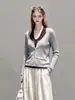 Nuevo suéter de punto ajustado con bloques de color y cuello en V 2026, un top elegante y versátil de manga larga para mujer