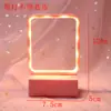Artesanía de plástico luz nocturna lámpara de mesa pequeña accesorios con accesorios de reproducción en bucle de música al por mayor con luces electrónicas