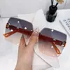 Nuevas Gafas de Sol 2023 TikTok Sin Marco Sentido de Alta Gama H Montura Grande de Moda Personalidad Europea y Americana Tendencia Gafas de Sol de Celebridad de Internet