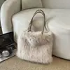 Bolsa de ombro popular Shuai Mi Jia, elegante, de grande capacidade, cor sólida, nova tendência outono 2026, bolsa de mão de pelúcia, casual