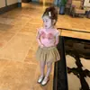 Conjunto de dos piezas para niña 2026 Verano Nuevo Lunares Florales Shorts de Cintura Alta Adelgazantes Versátiles Casuales Manga Corta Lindo