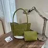 Bolsa de playa tejida hueca de venta caliente para mujer, nuevo modelo 2026, bolso de hombro exquisito, bolsa de playa casual para vacaciones