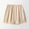 Nova Camisa Base de Cetim e Calça para Mulheres Primavera/Verão 2026 com Aplicação de Renda, Shorts Sólidos Anti-Exposição para Usar por Cima